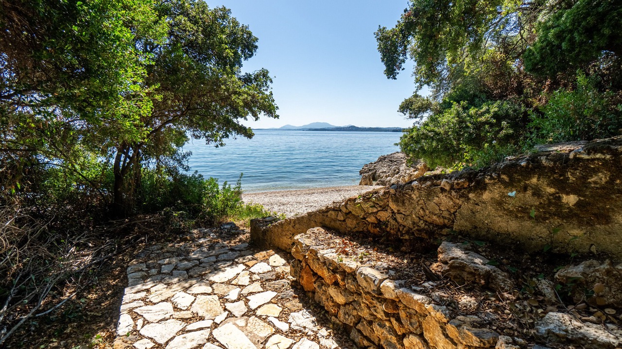 Photo of Outdoor in Petaleia