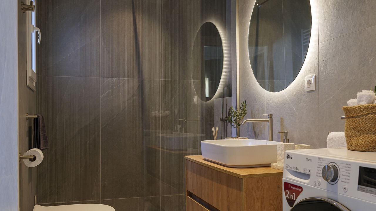 Photo of Bathroom in Makrigianni