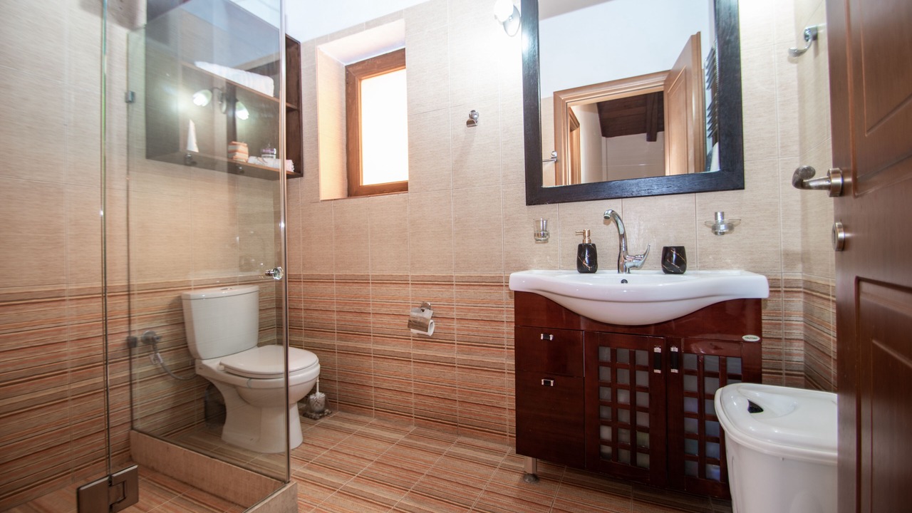 Photo of Bathroom in Gaitanion