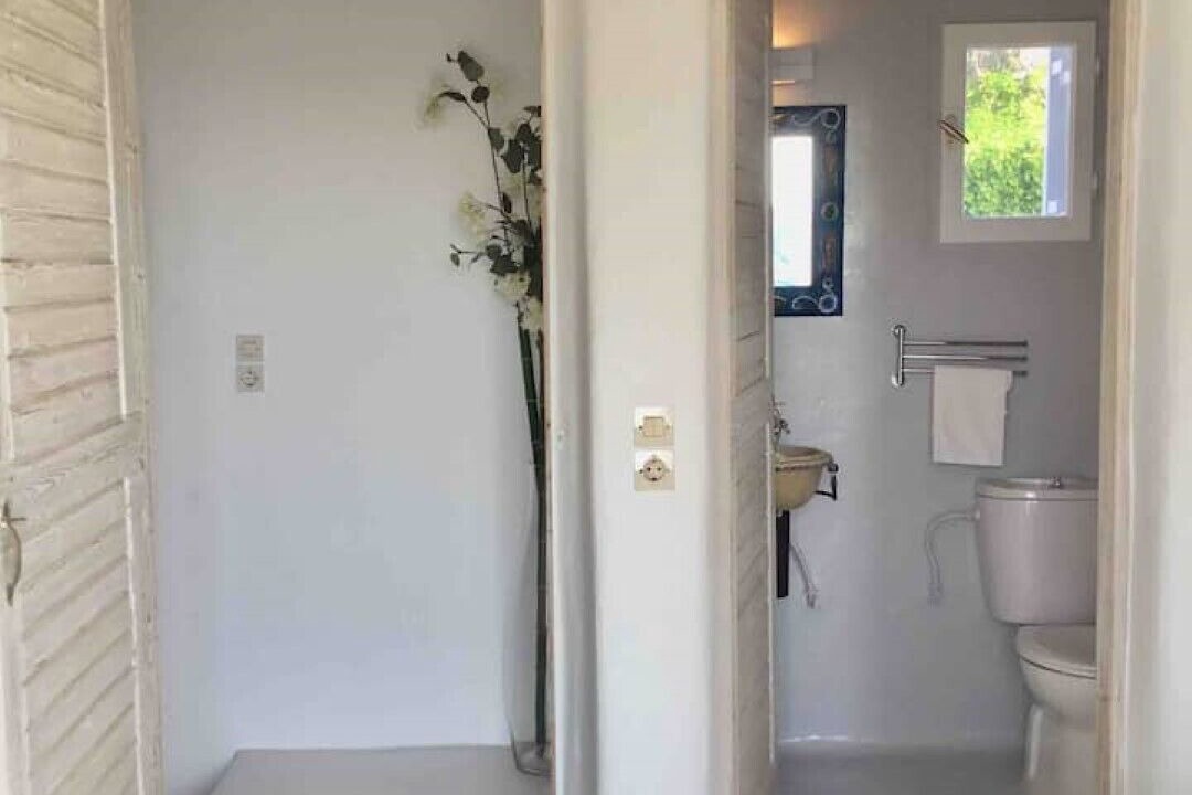 Photo of Bathroom in Psarou
