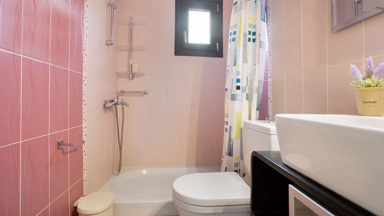Photo of Bathroom in Meso Gerakari