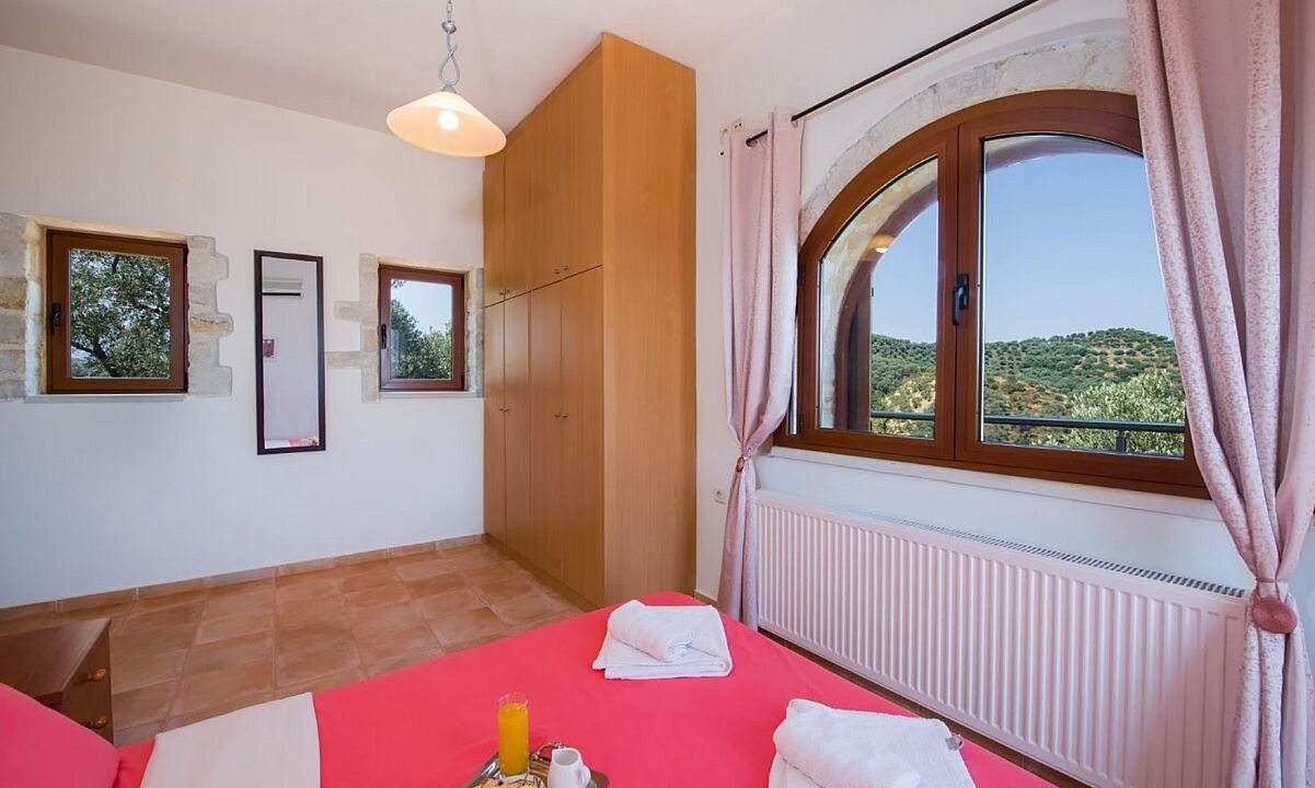 Photo of Bedroom in Stalos