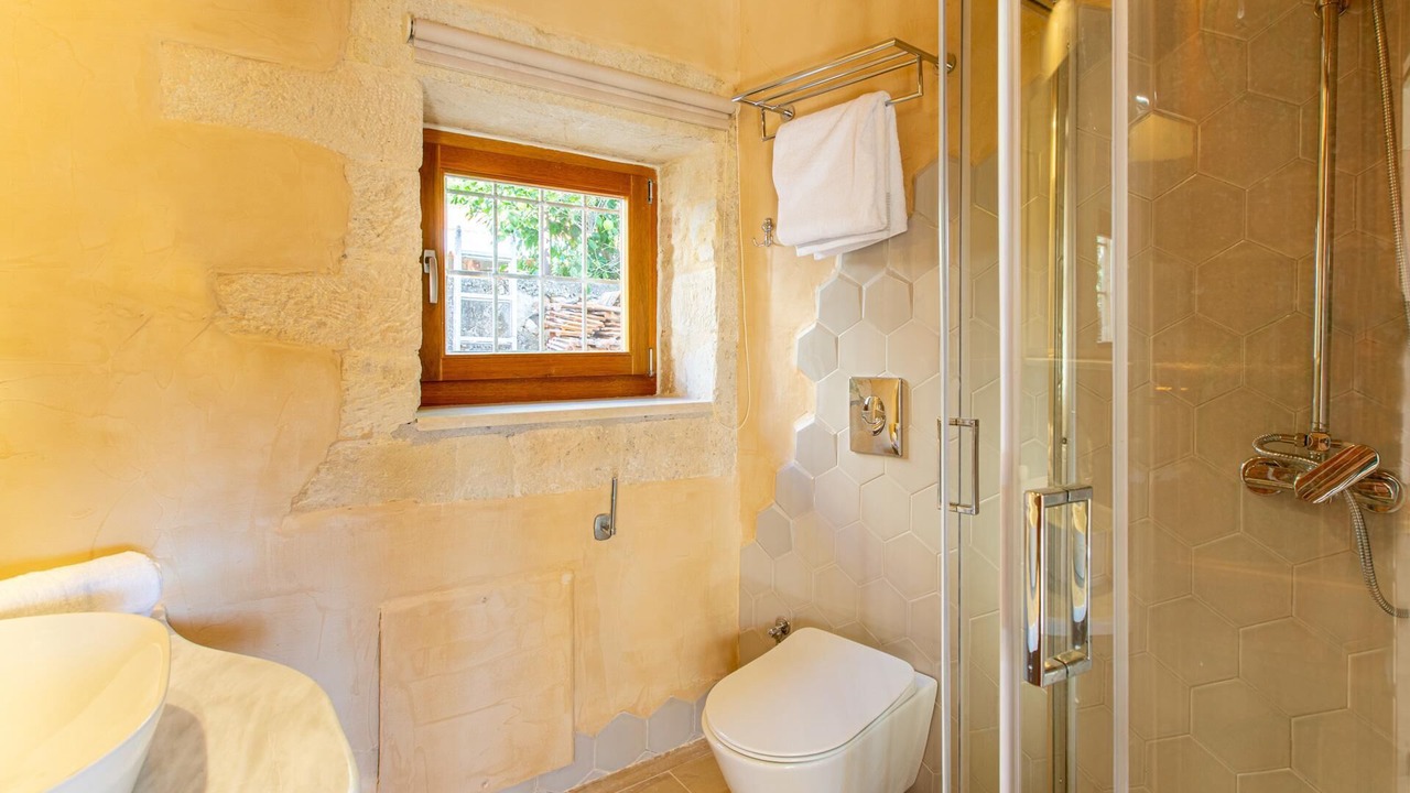 Photo of Bathroom in Maheri