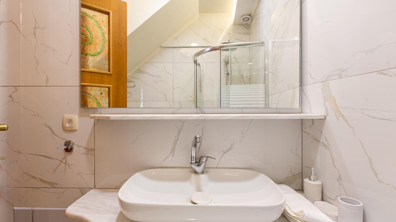 Photo of Bathroom in Maheri