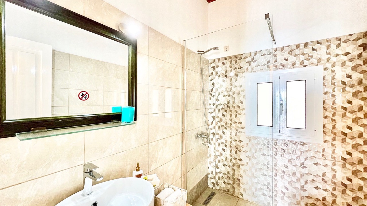 Photo of Bathroom in Apraos