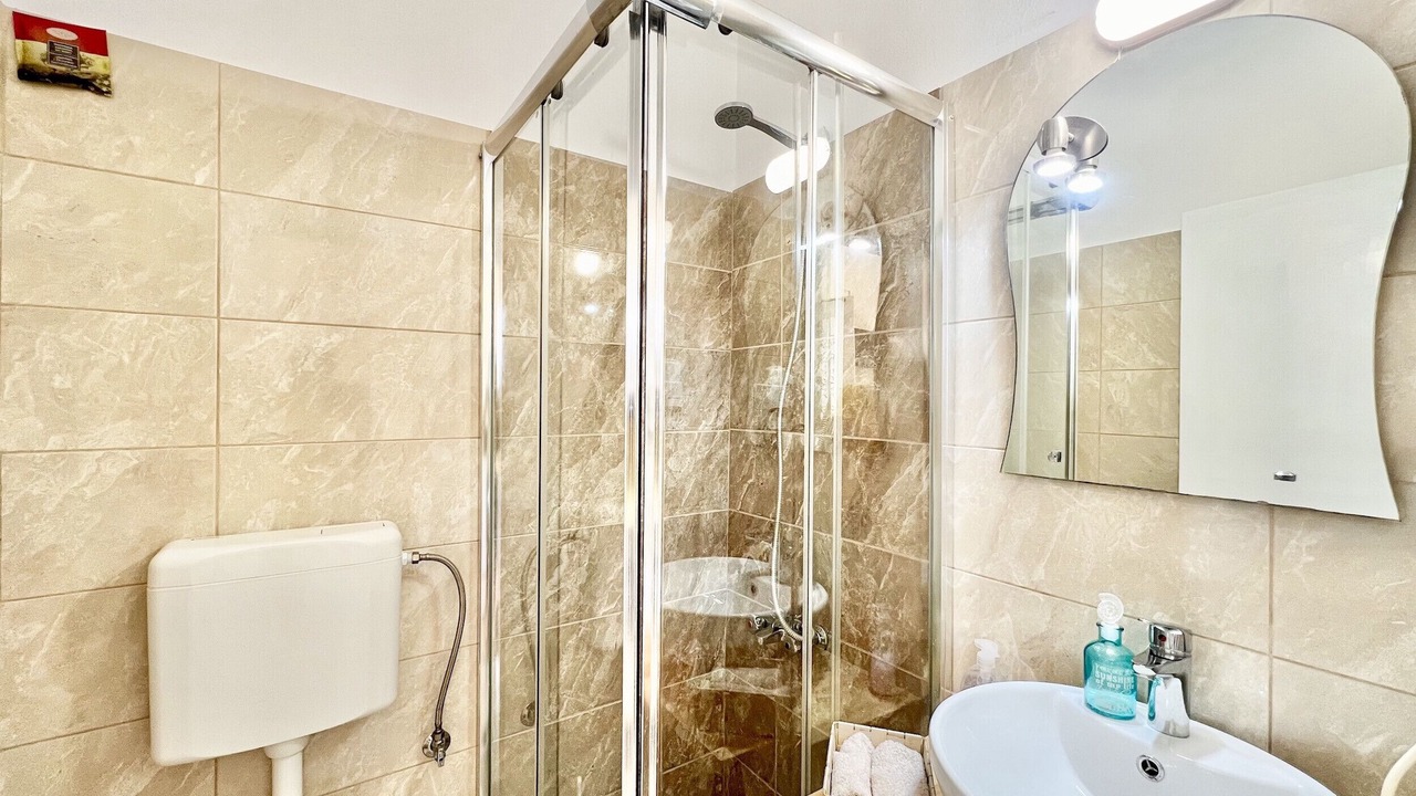 Photo of Bathroom in Apraos