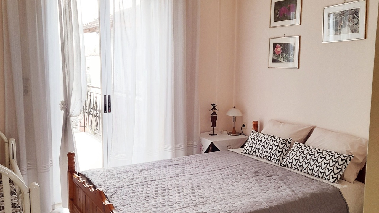 Photo of Bedroom in Petalidi