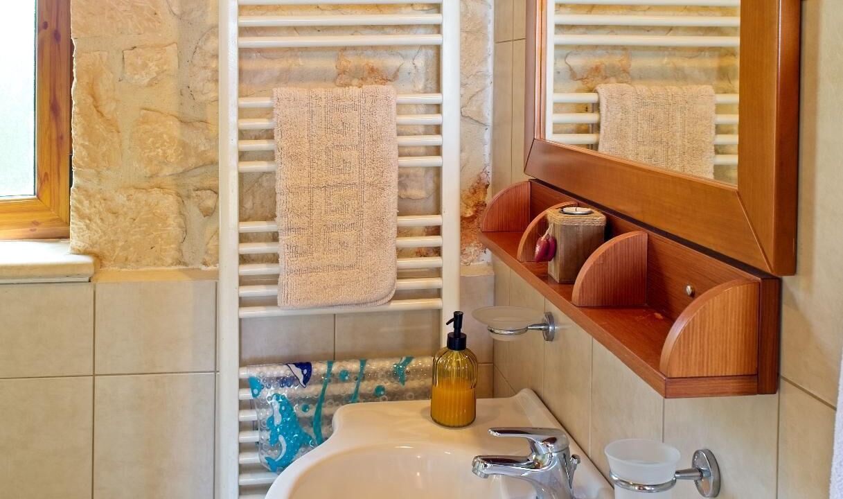 Photo of Bathroom in Tragaki