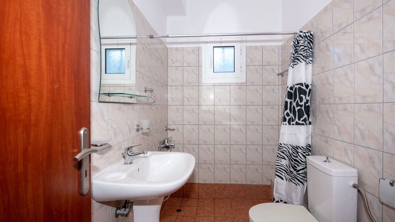 Photo of Bathroom in Tragaki
