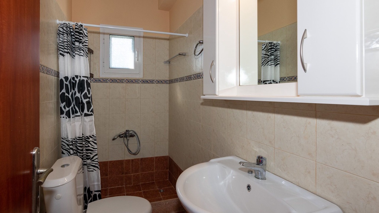 Photo of Bathroom in Tragaki