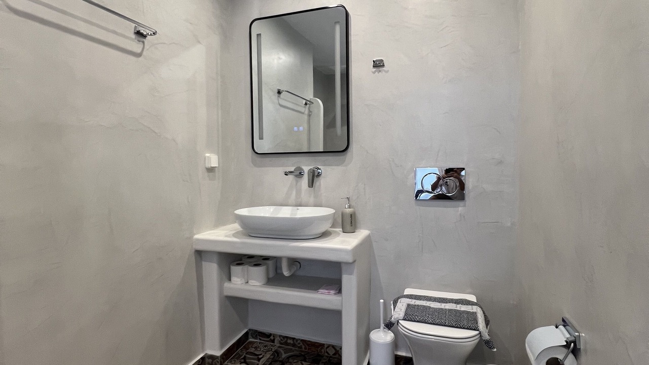 Photo of Bathroom in Perissa