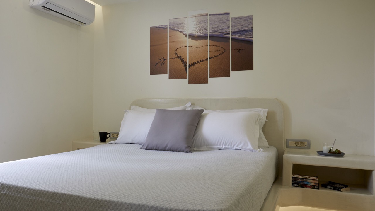 Photo of Bedroom in Perissa