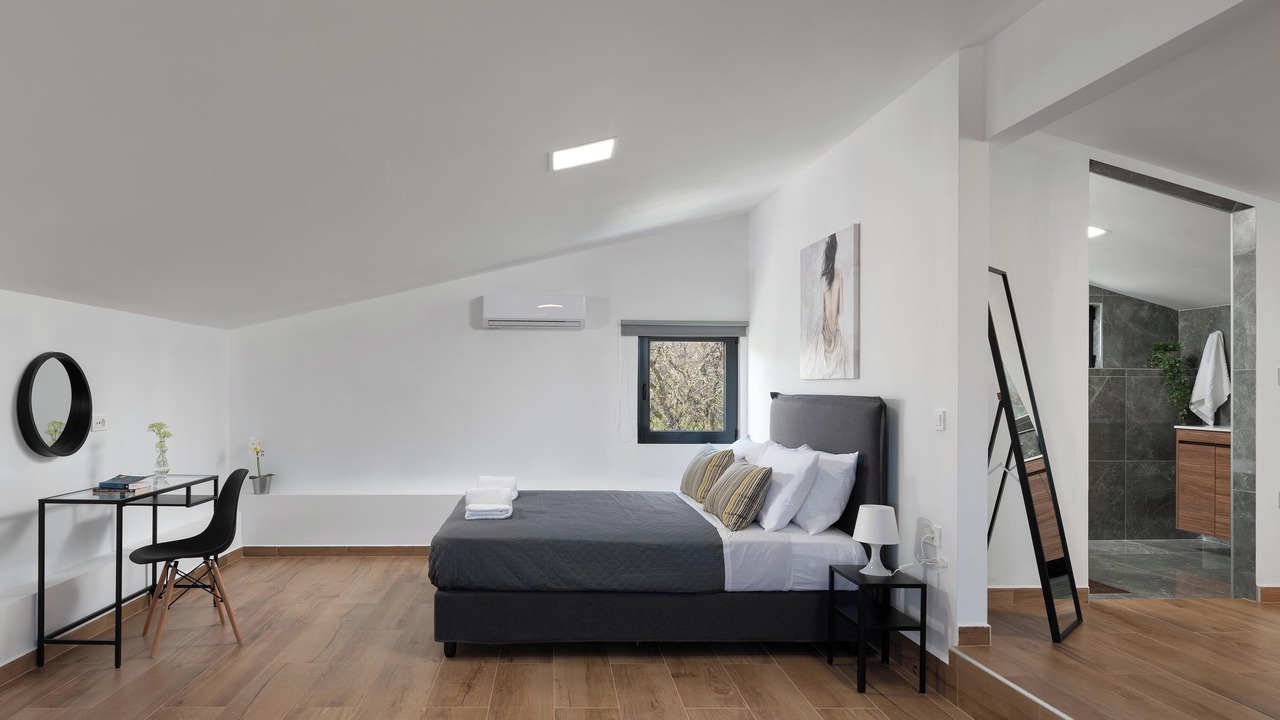 Photo of Bedroom in Petaloudes