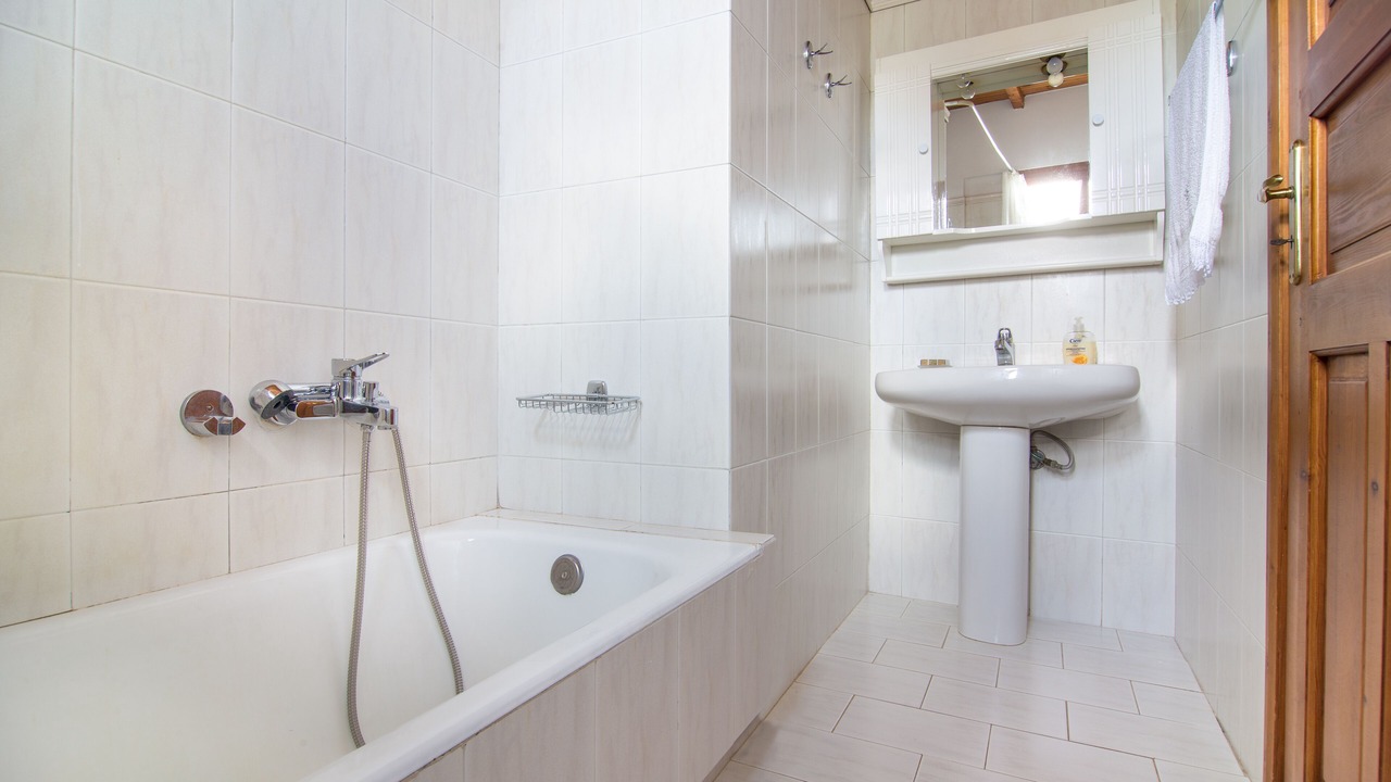 Photo of Bathroom in Lefkogeia