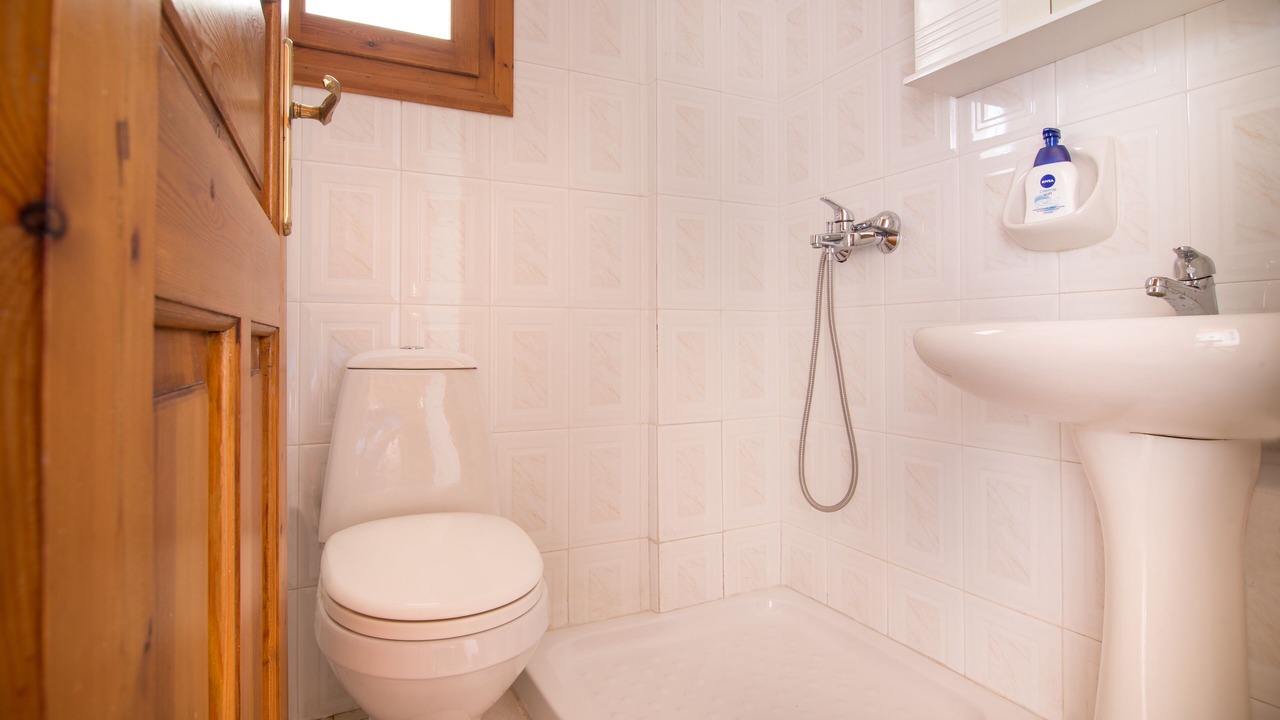 Photo of Bathroom in Lefkogeia