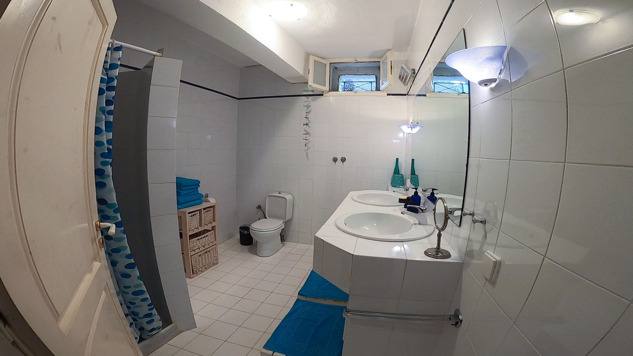 Photo of Bathroom in Foinikounta