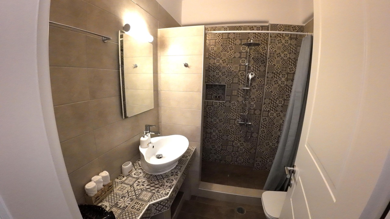 Photo of Bathroom in Paraga