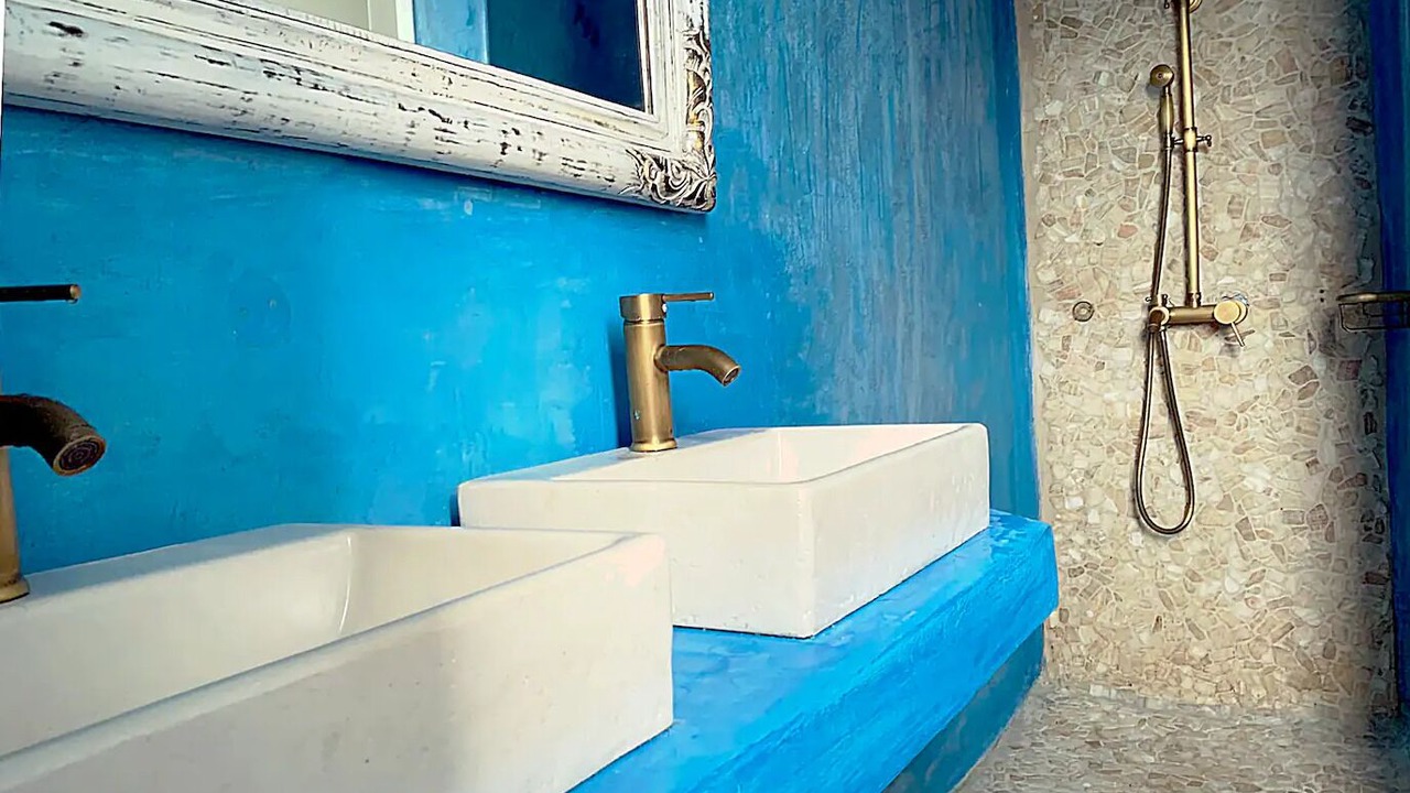 Photo of Bathroom in Paleopolis