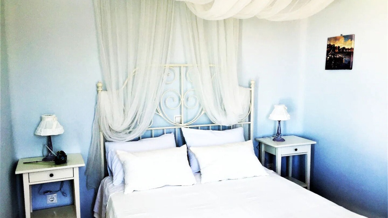 Photo of Bedroom in Paleopolis
