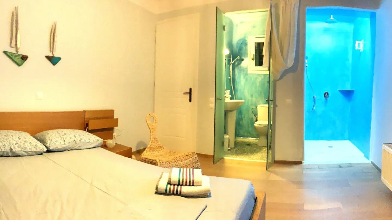 Photo of Bathroom in Paleopolis