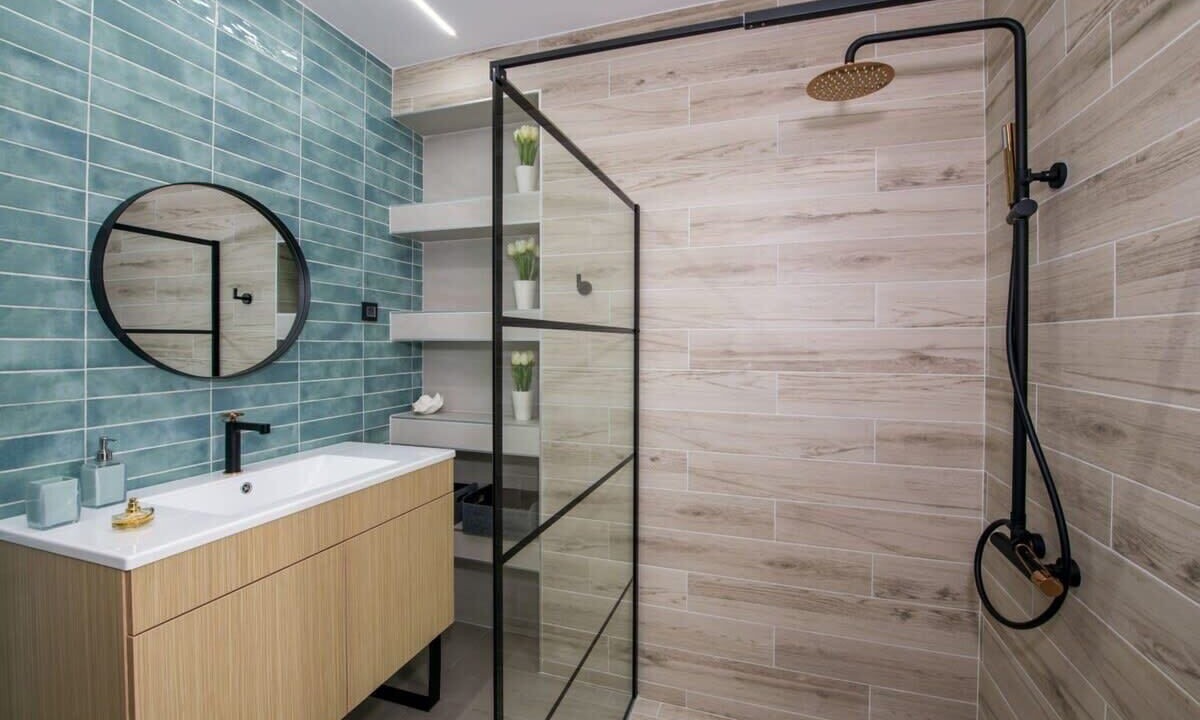 Photo of Bathroom in Skines