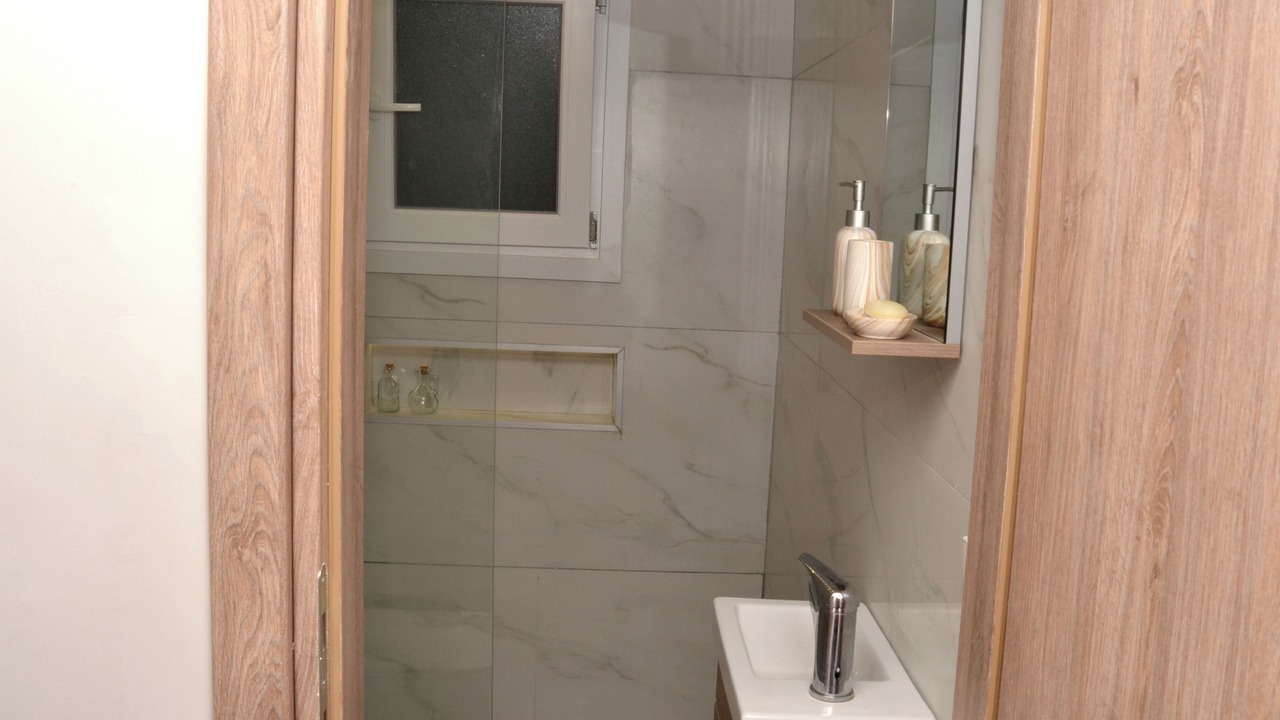 Photo of Bathroom in Alimos