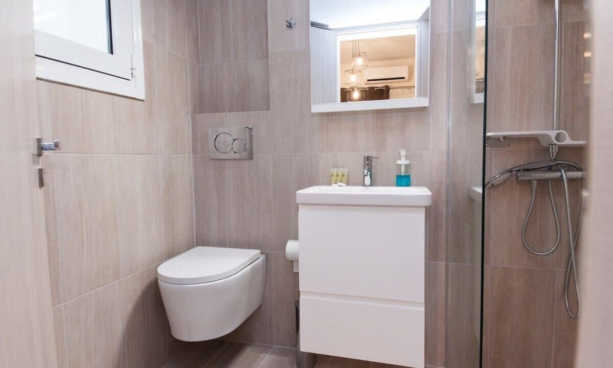 Photo of Bathroom in Galatsi