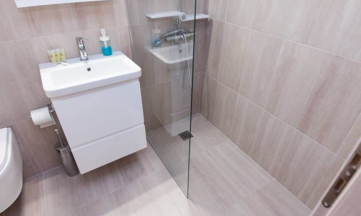 Photo of Bathroom in Galatsi