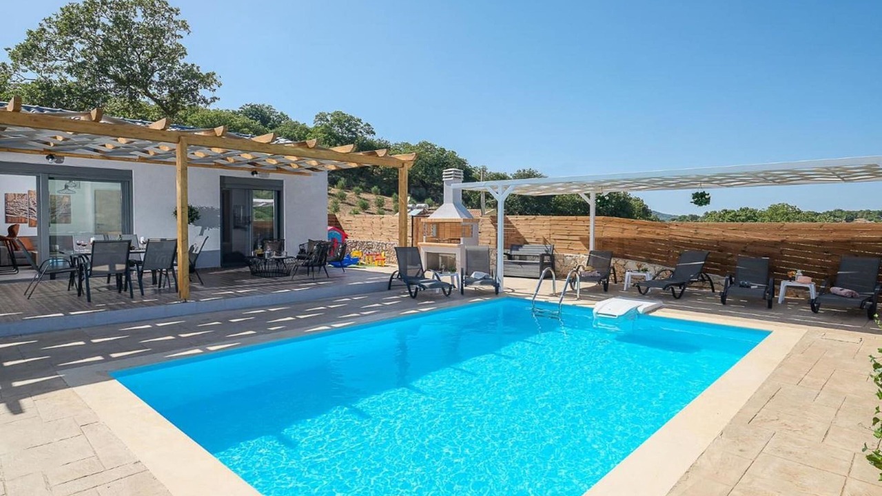 Photo of Outdoor in Monopari
