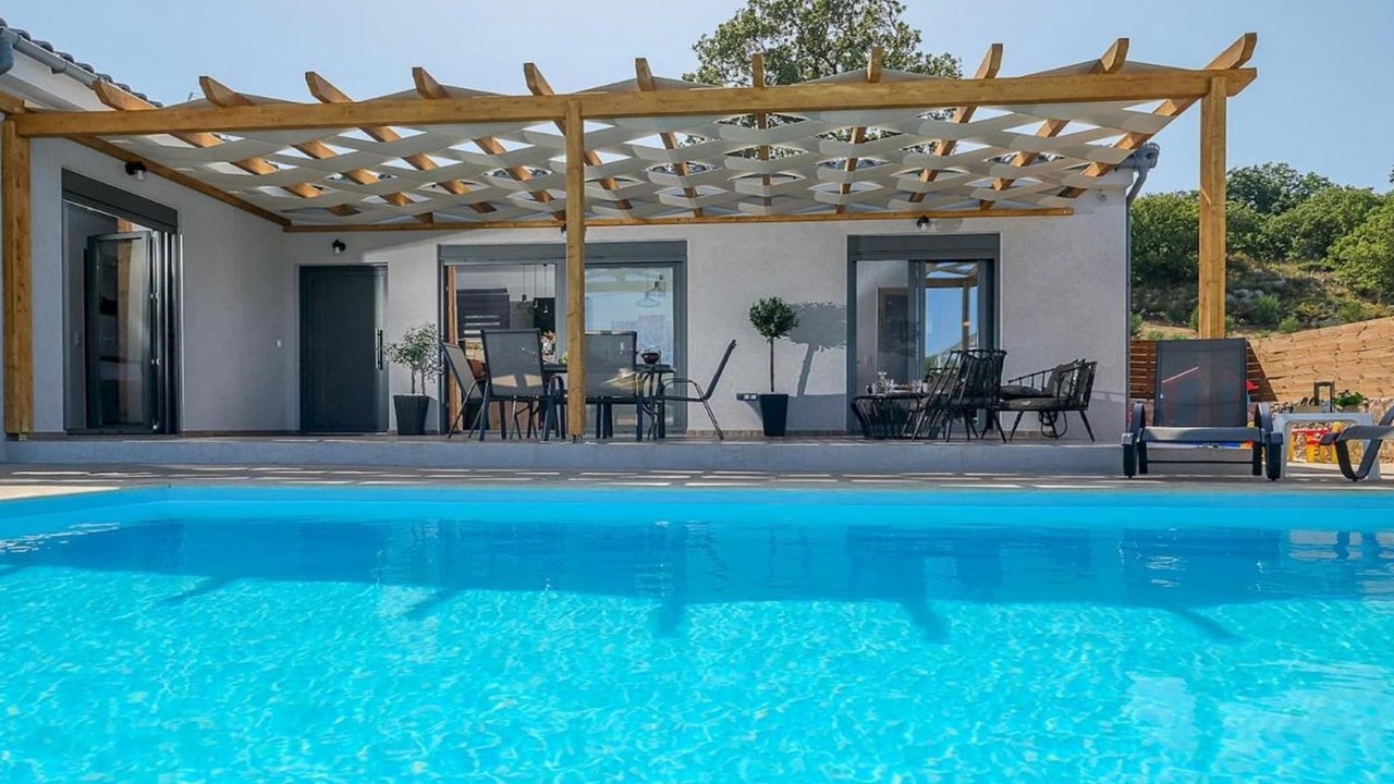 Photo of Outdoor in Monopari