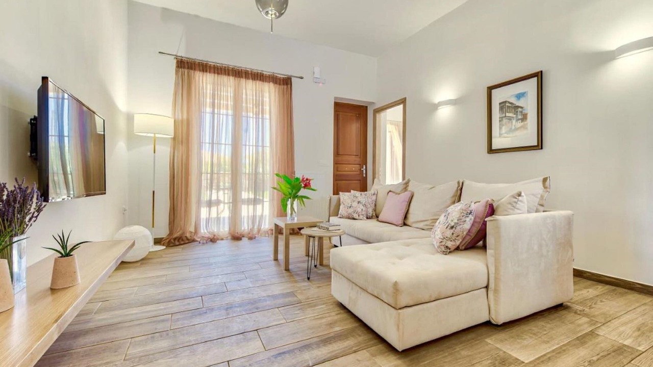 Photo of Livingroom in Pigadhakia
