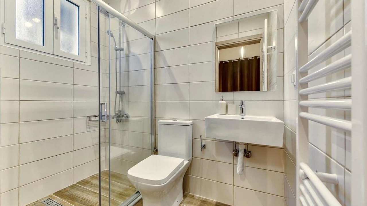 Photo of Bathroom in Pigadhakia