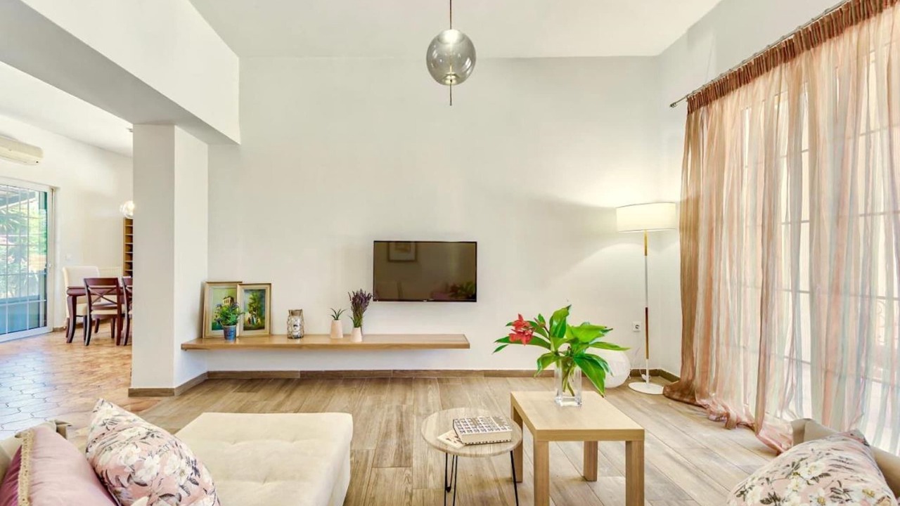 Photo of Livingroom in Pigadhakia