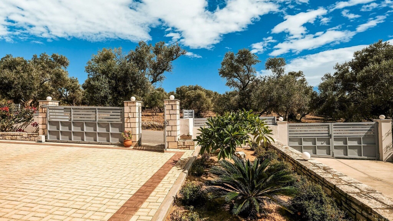 Photo of Outdoor in Platanes