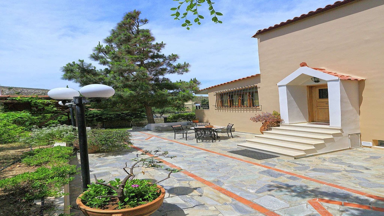 Photo of Outdoor in Karteros