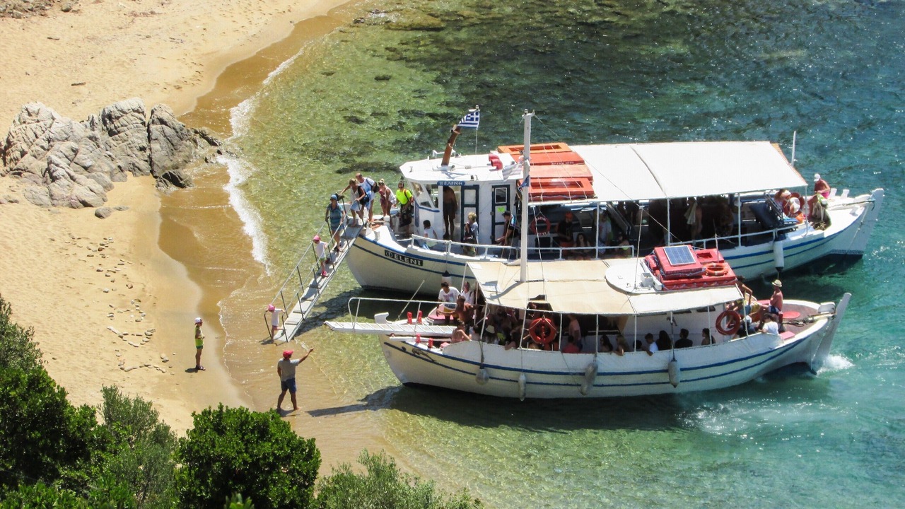 Photo of Others in Fira