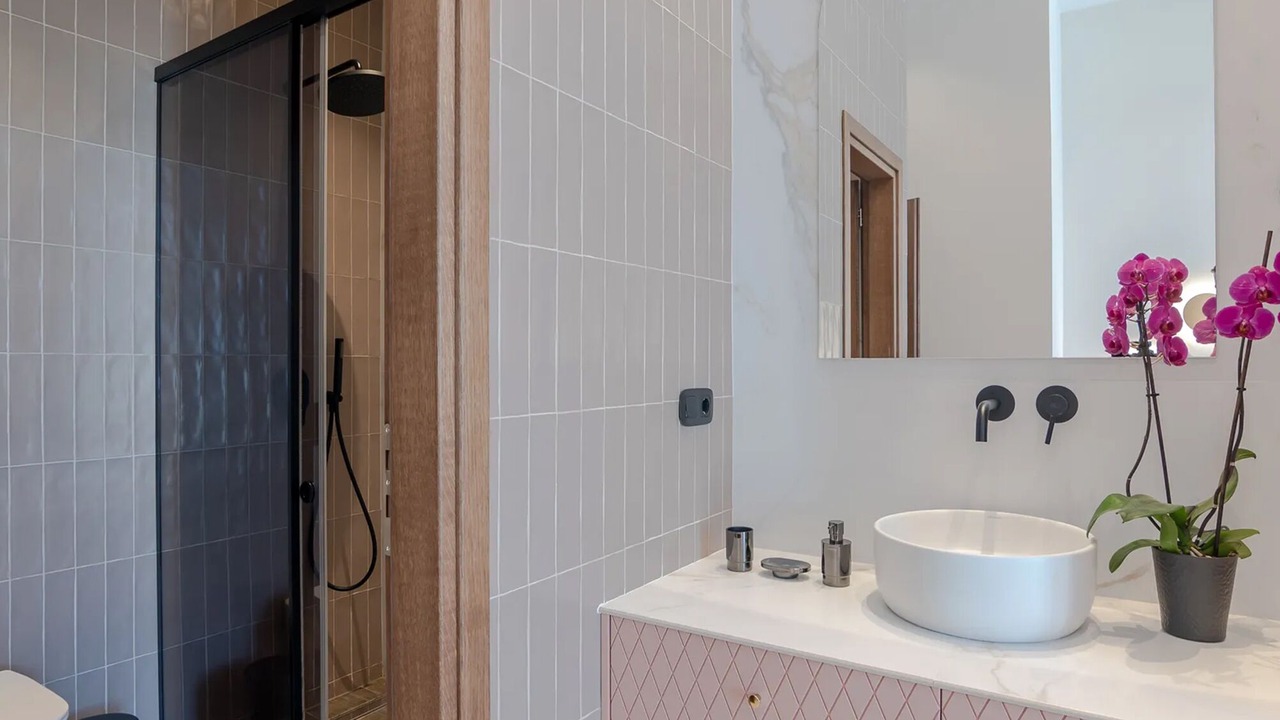 Photo of Bathroom in Mikro Metchi