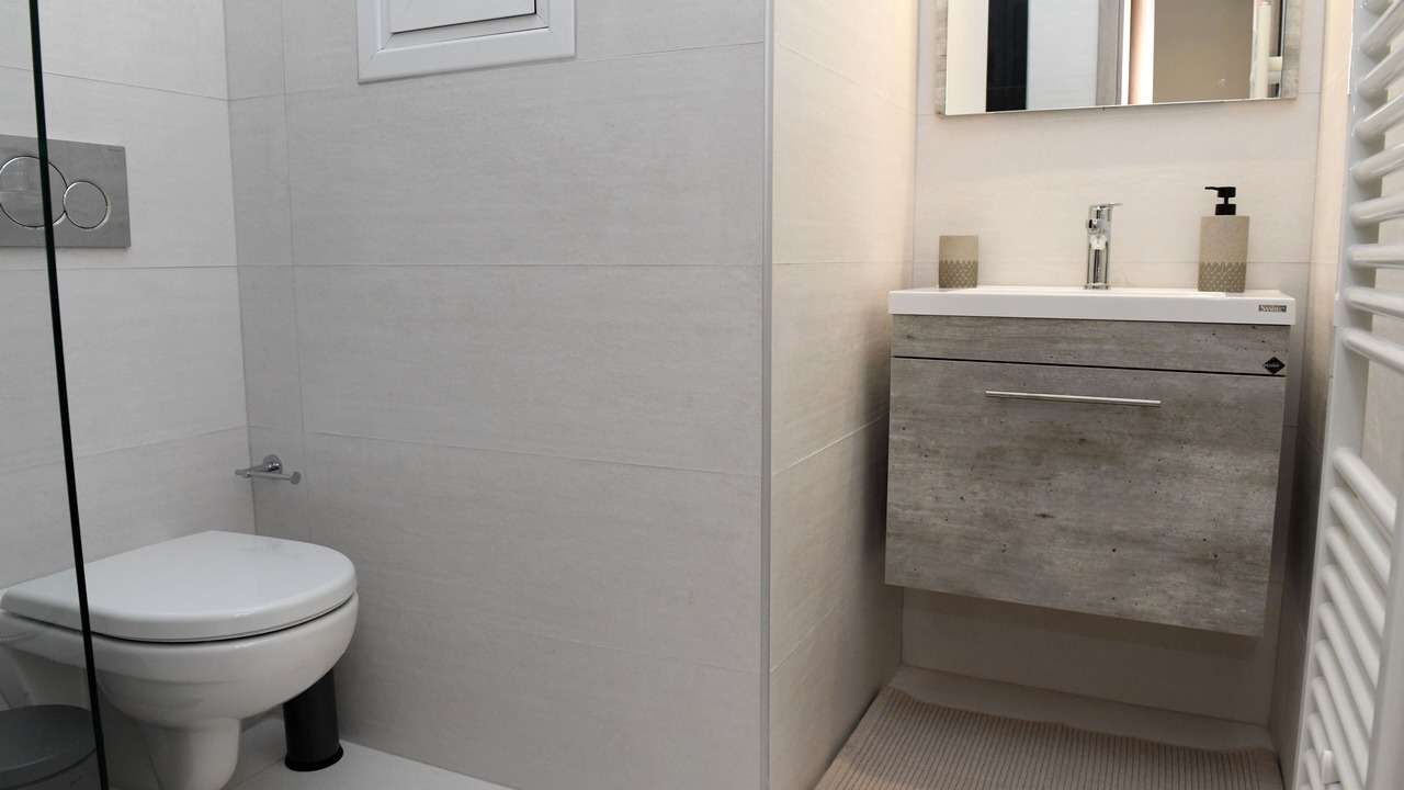 Photo of Bathroom in Ampelokipoi