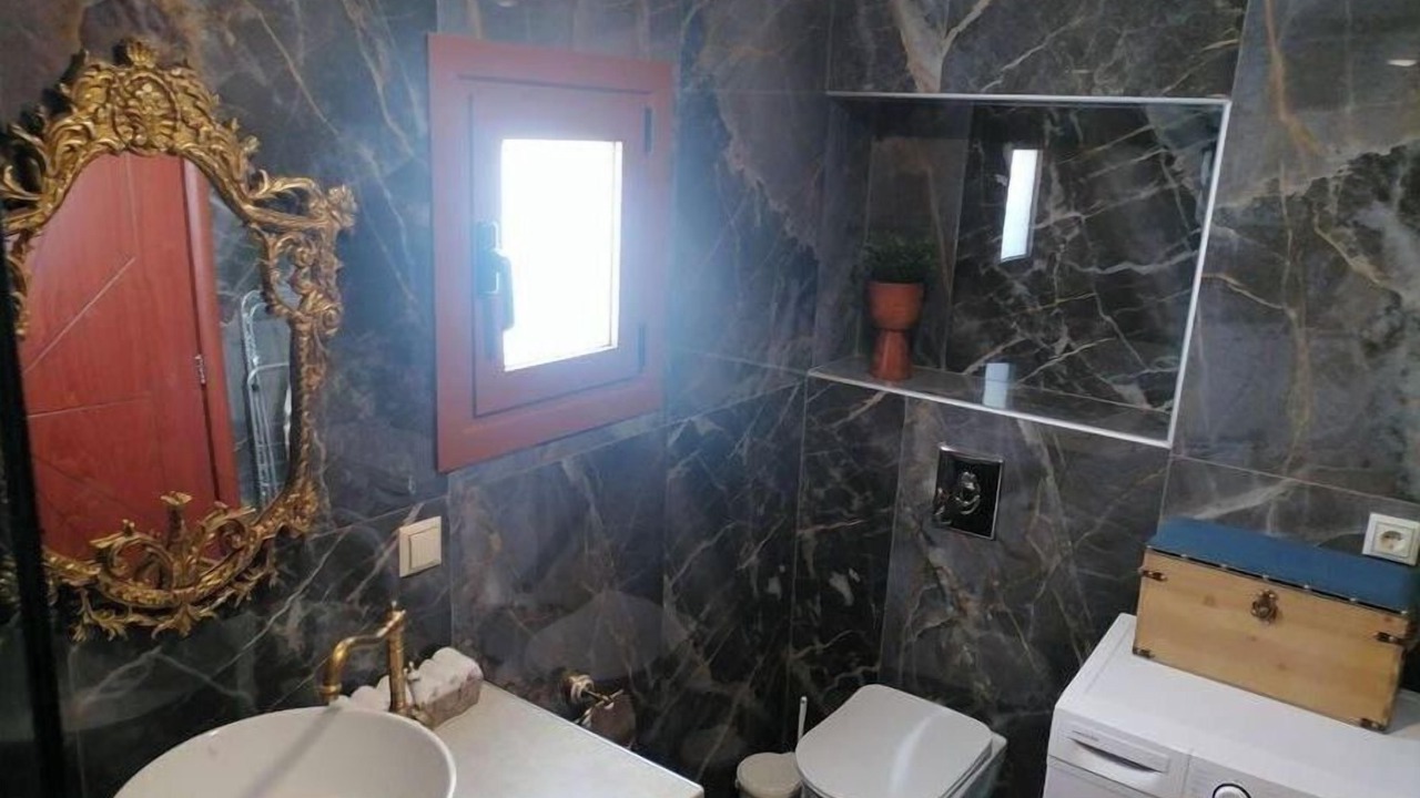 Photo of Bathroom in Makhairoi