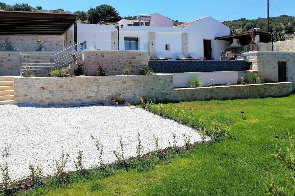 Photo of Outdoor in Makhairoi