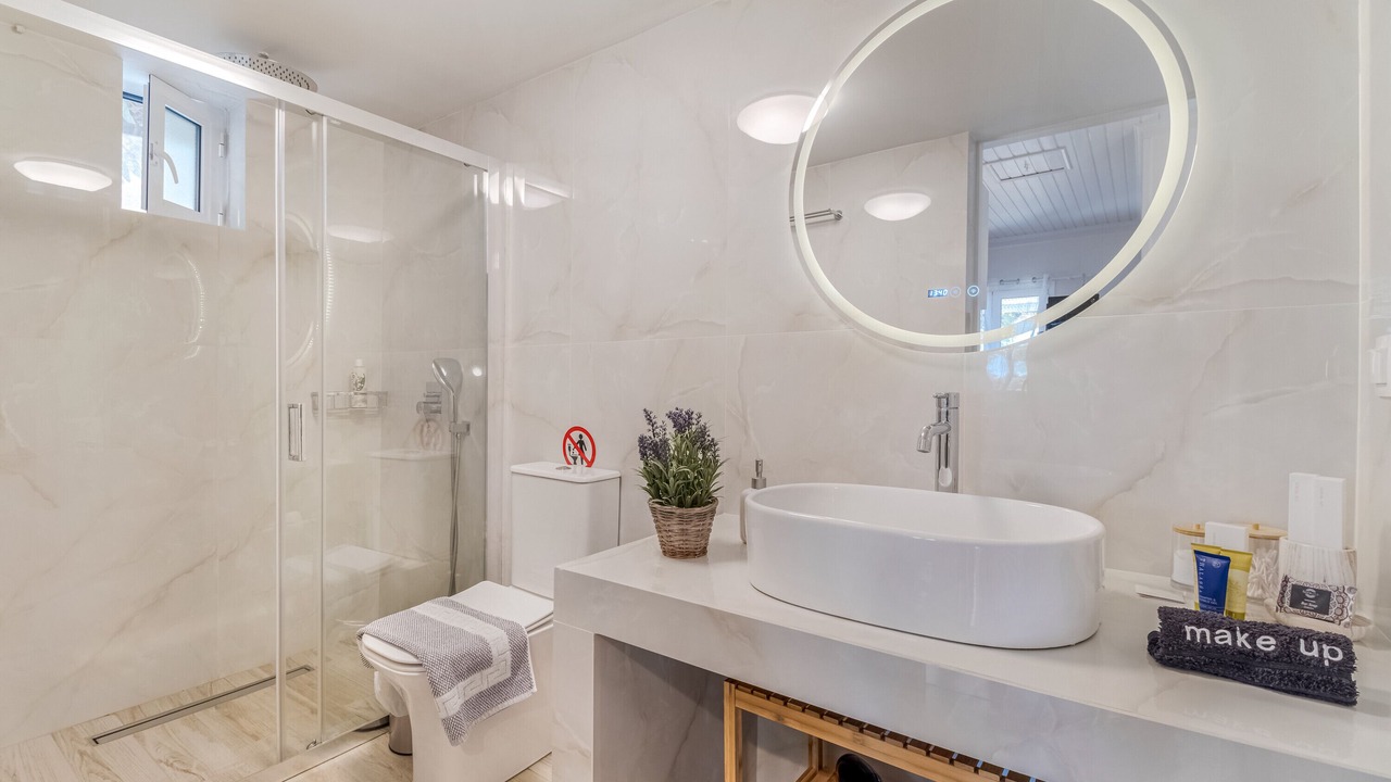 Photo of Bathroom in Perigiali