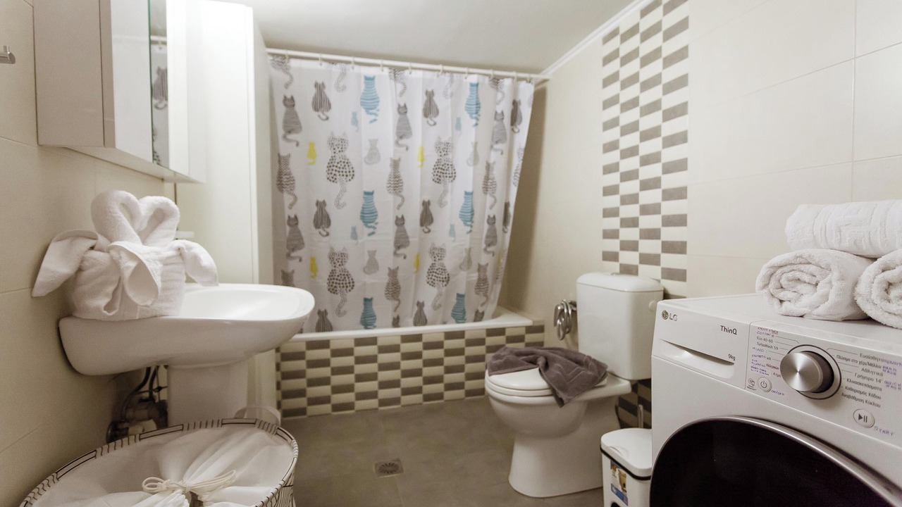Photo of Bathroom in Petaloudes