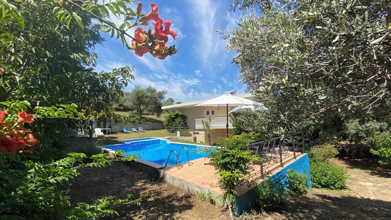 Photo of Outdoor in Adelianos Kampos