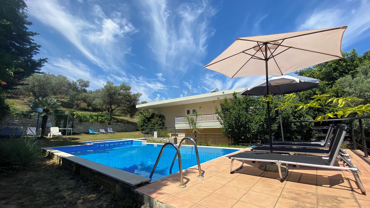 Photo of Outdoor in Adelianos Kampos