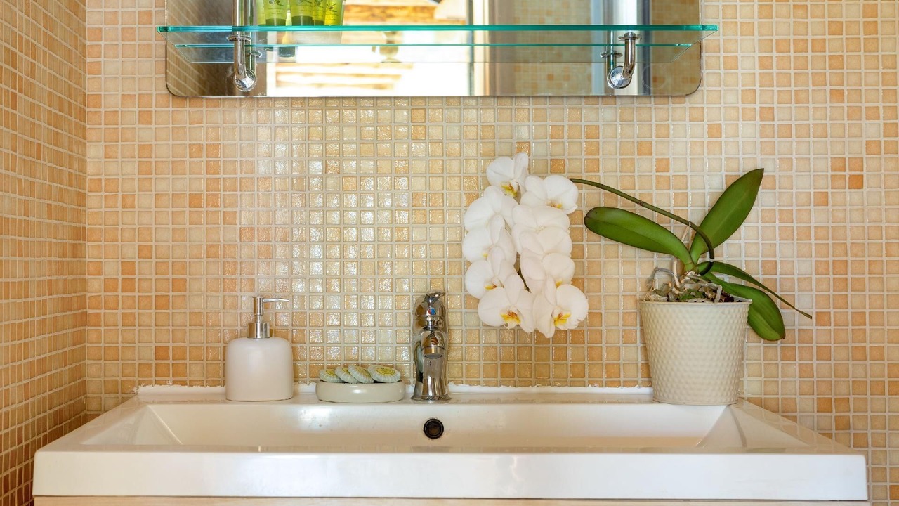 Photo of Bathroom in Maheri