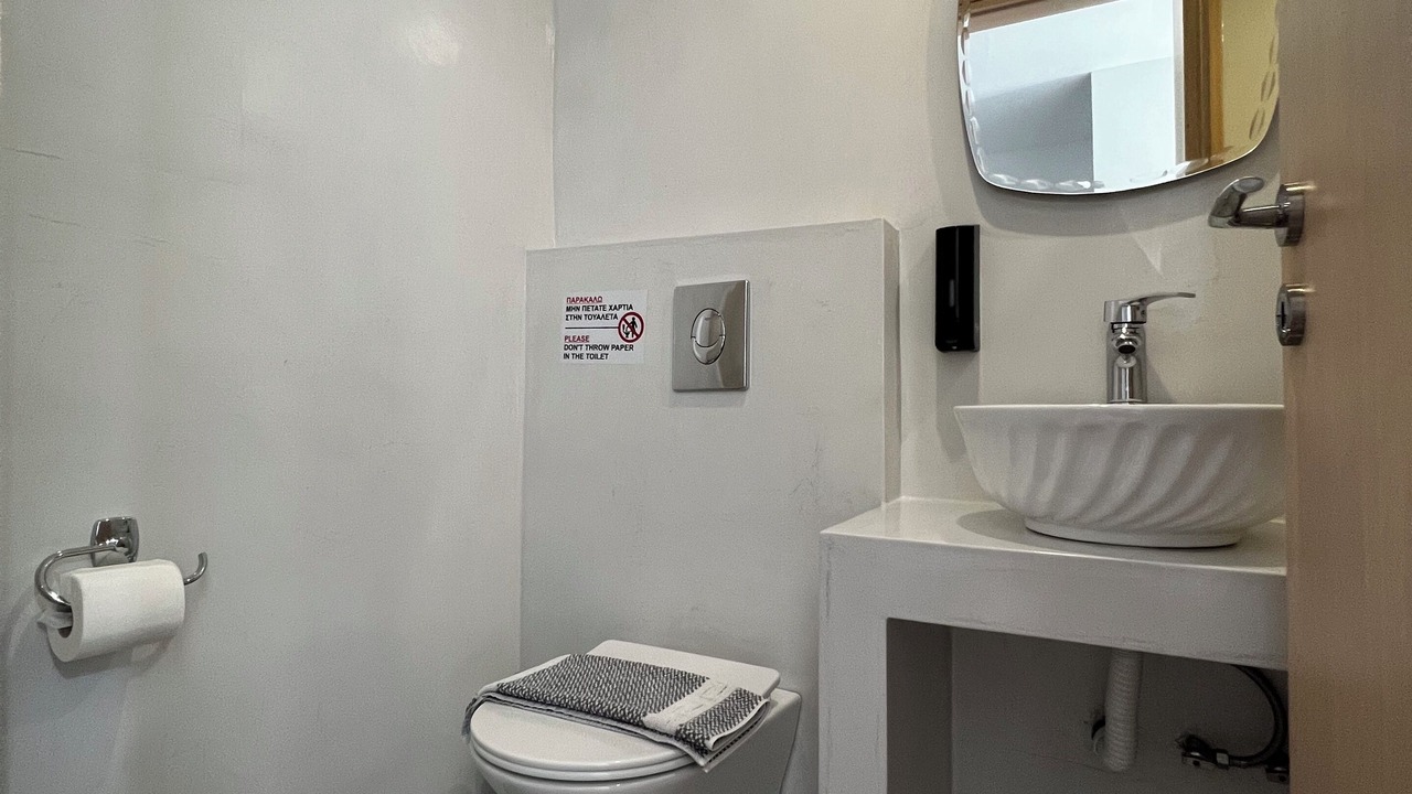 Photo of Bathroom in Ios