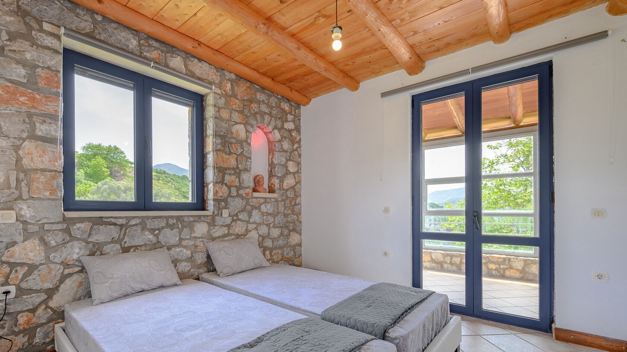 Photo of Outdoor in Lampini