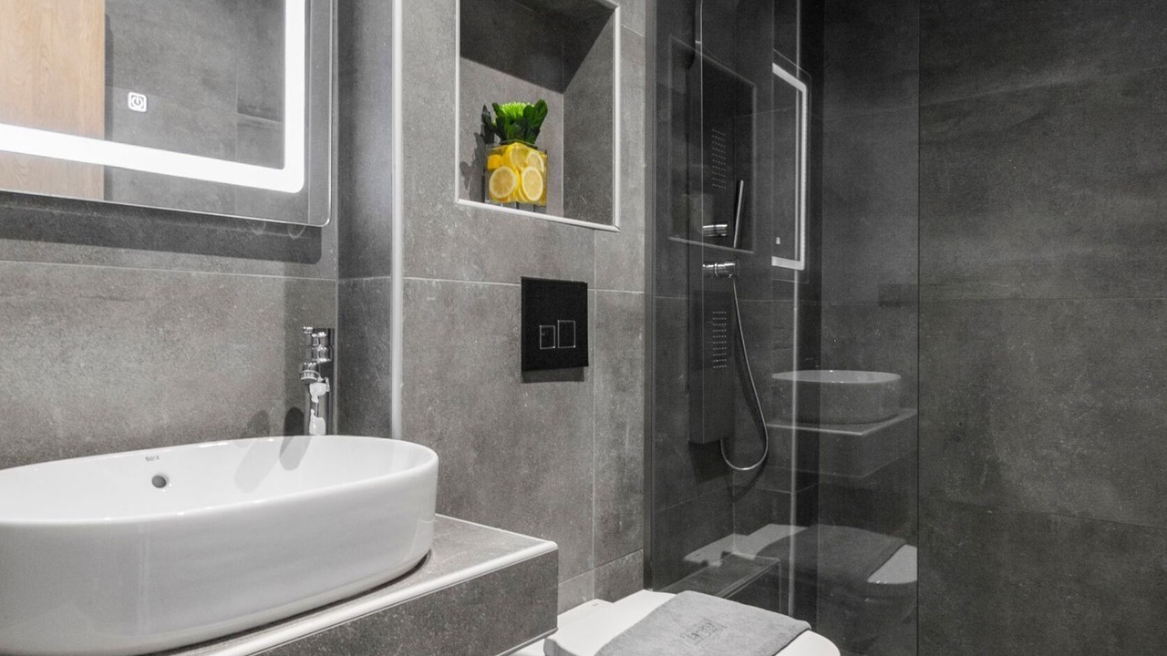 Photo of Bathroom in Polichrono