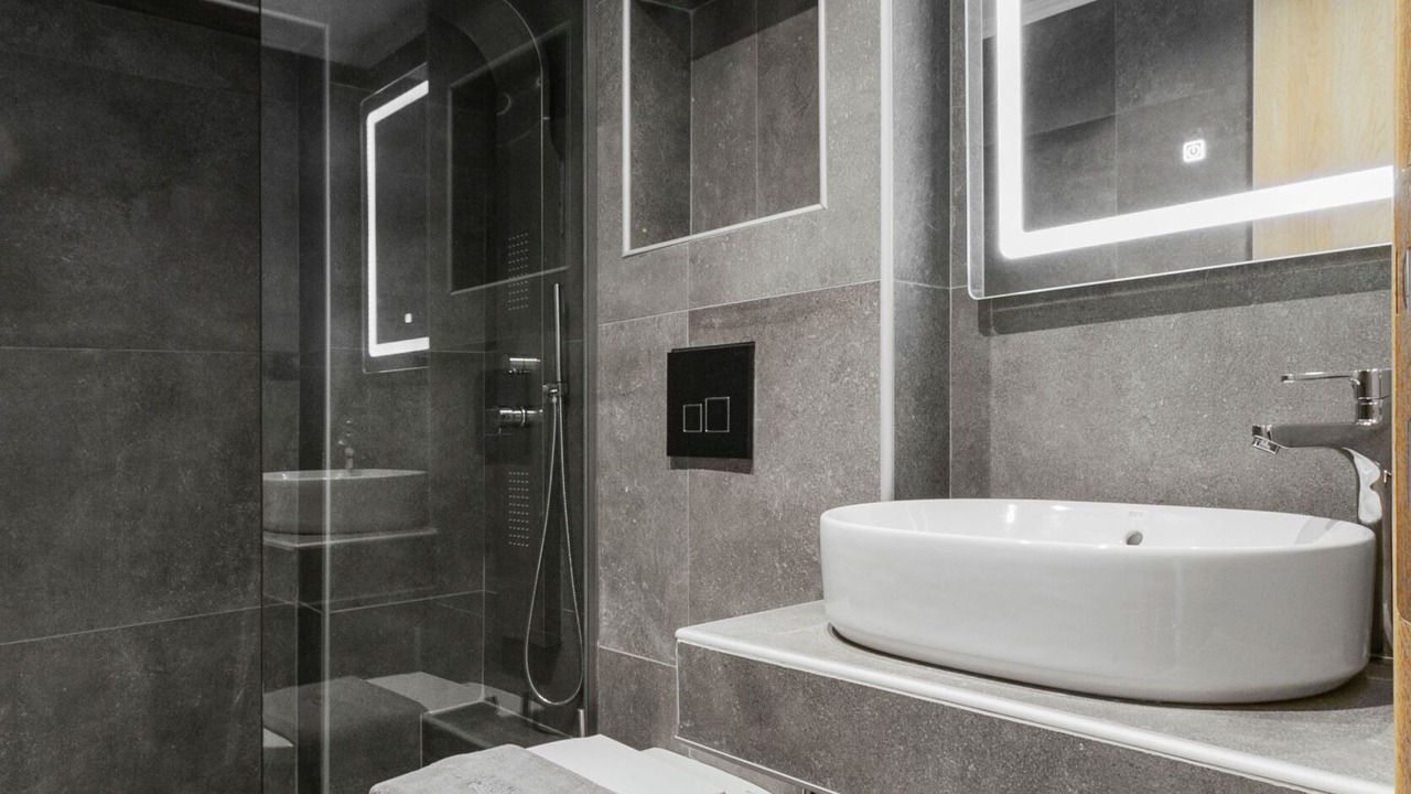 Photo of Bathroom in Polichrono
