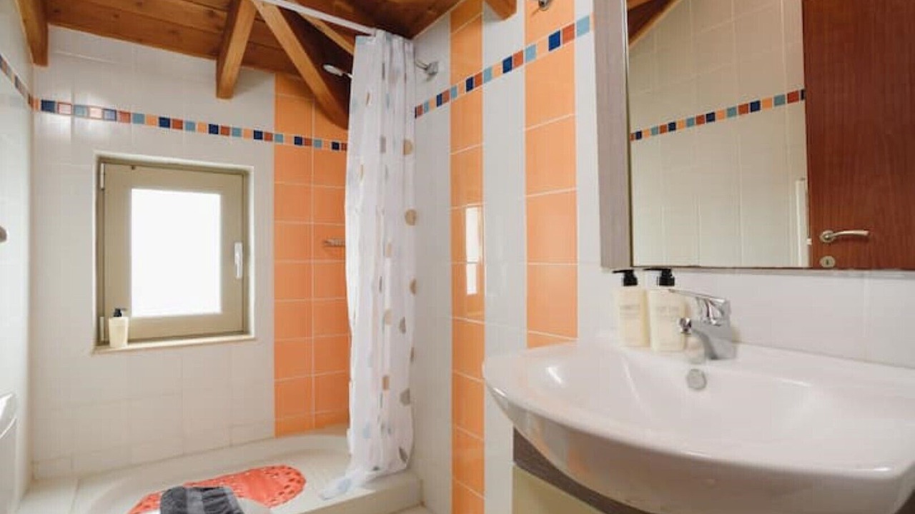 Photo of Bathroom in Ialyssos